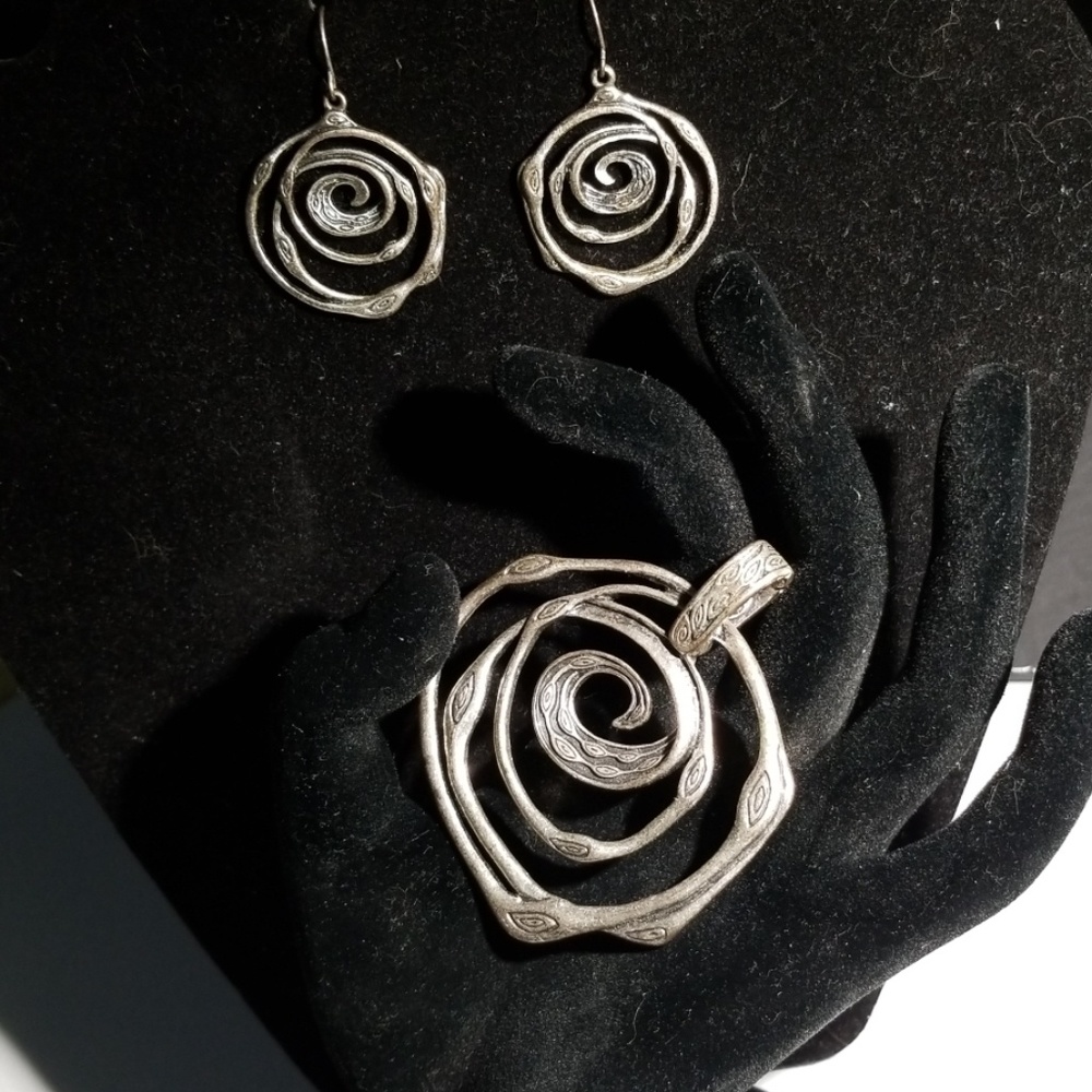 Premier Designs earrings and pendant